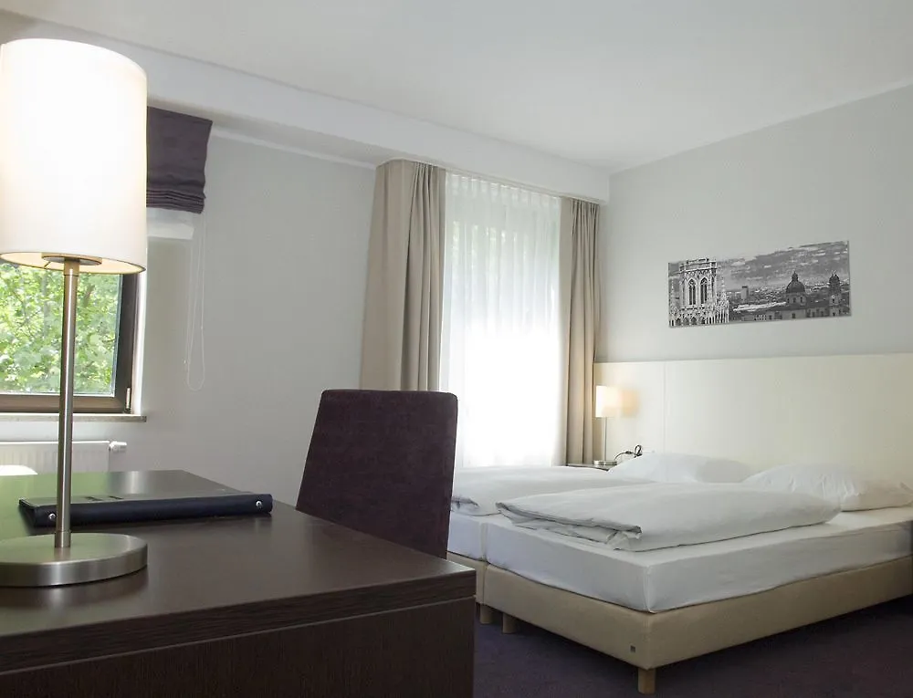 Hotel Dolomit Munich