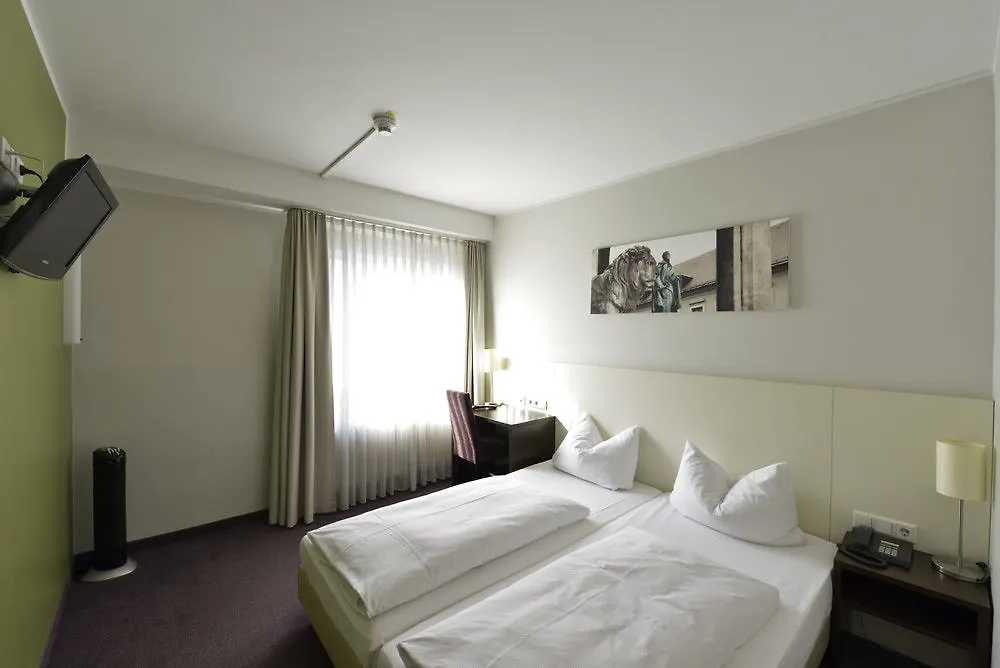 Hotel Dolomit Munich