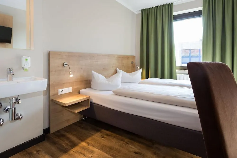 Hotel Dolomit München