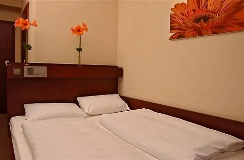 Hotel Dolomit Munich