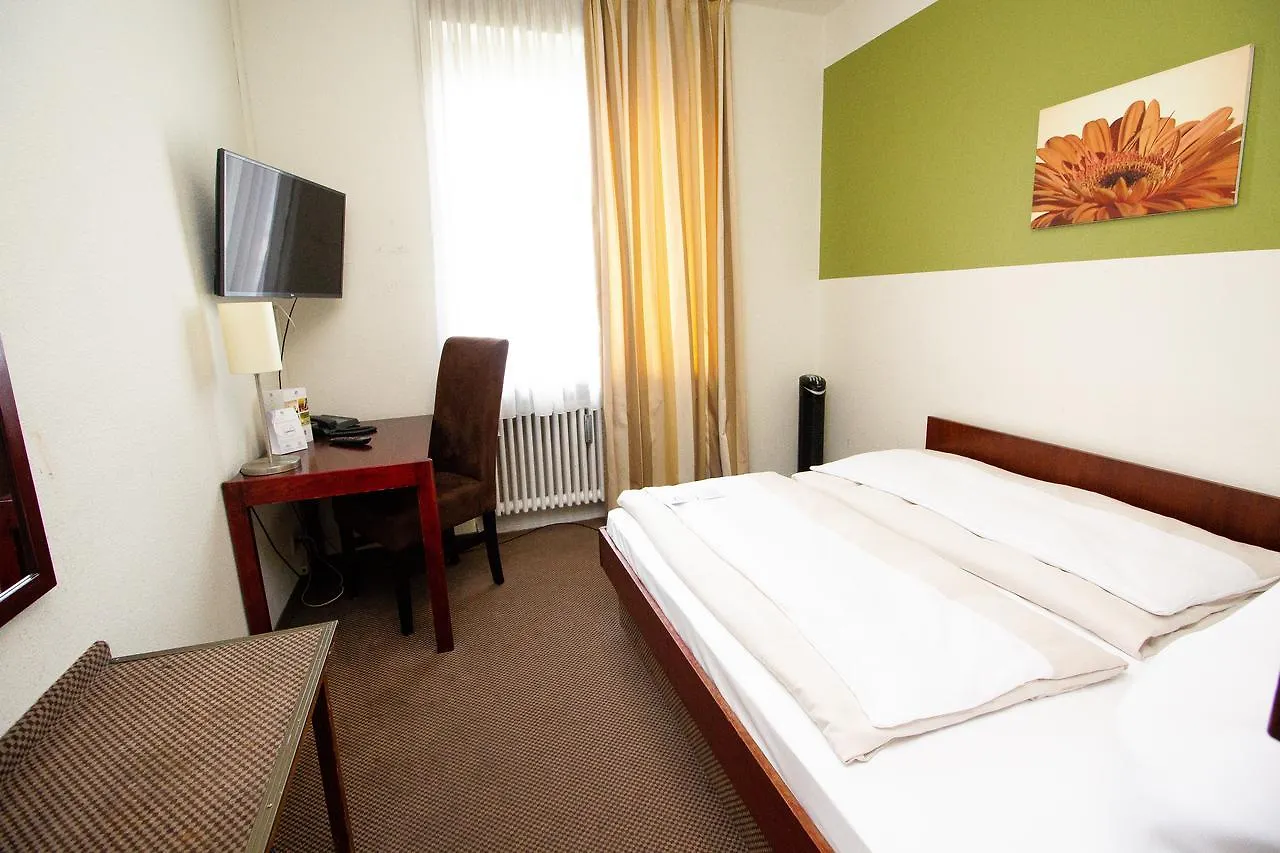 Hotel Dolomit Munich 2*,  Germany