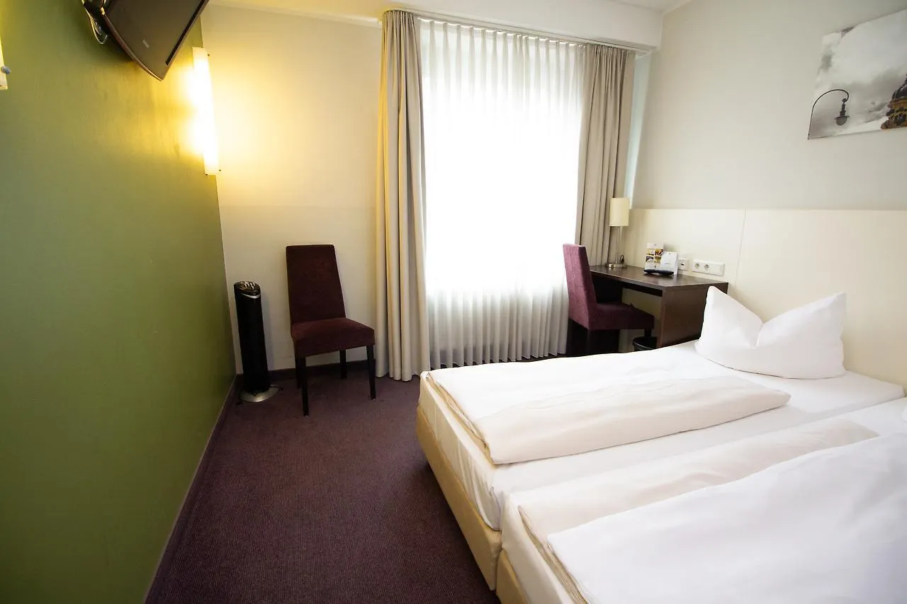 Hotel Dolomit Munich