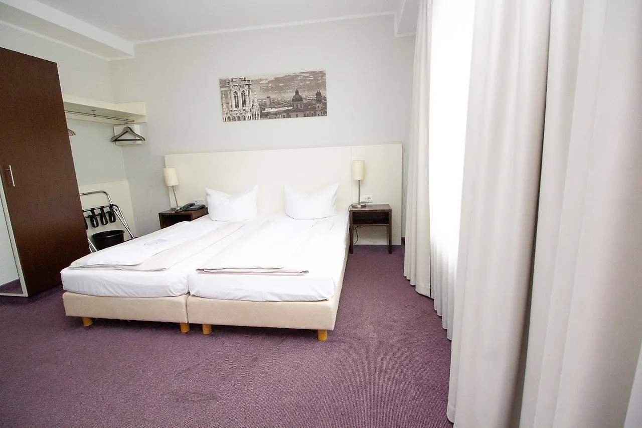 Hotel Dolomit Munich