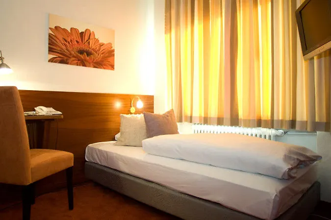 Hotel Dolomit Munich