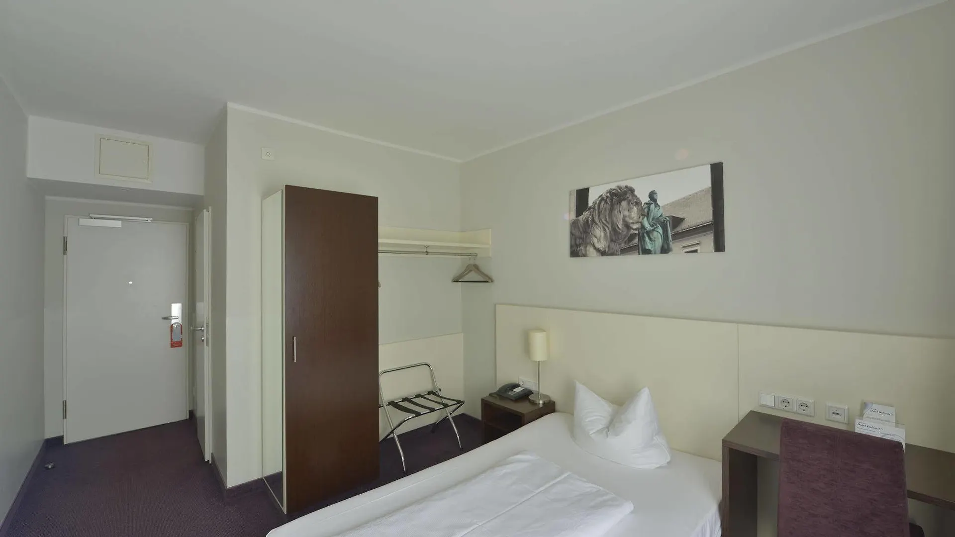 Hotel Dolomit Munich