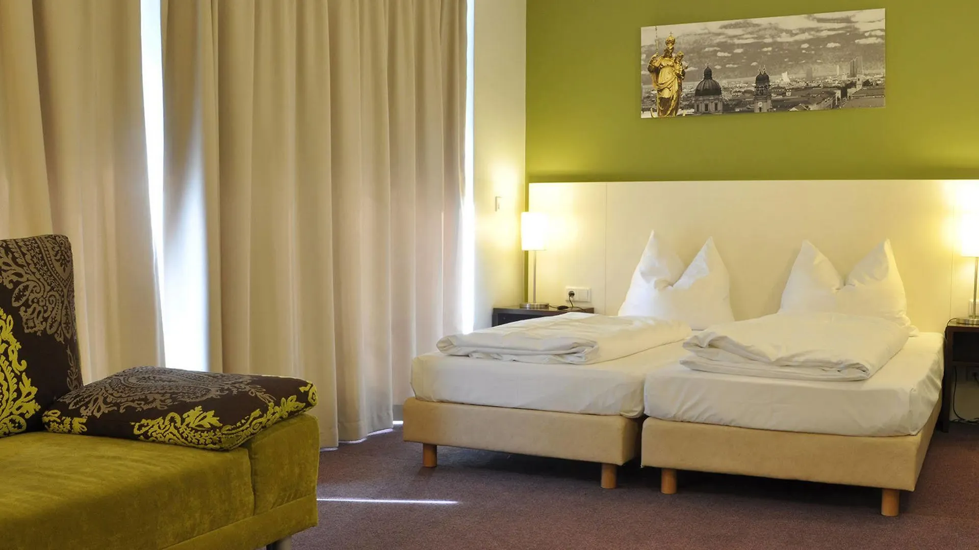 Hotel Dolomit Munich