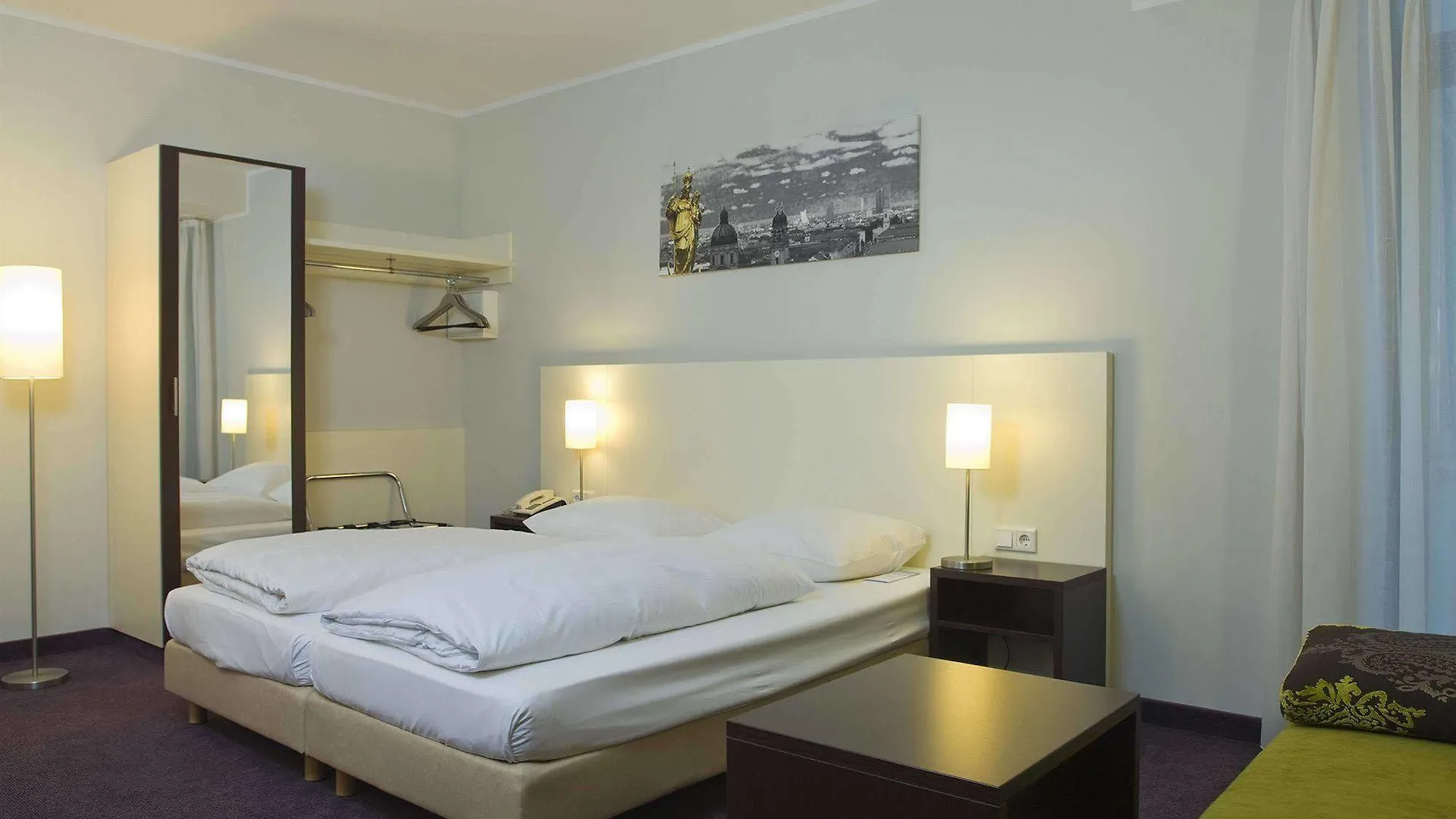 Hotel Dolomit Munich 2*,