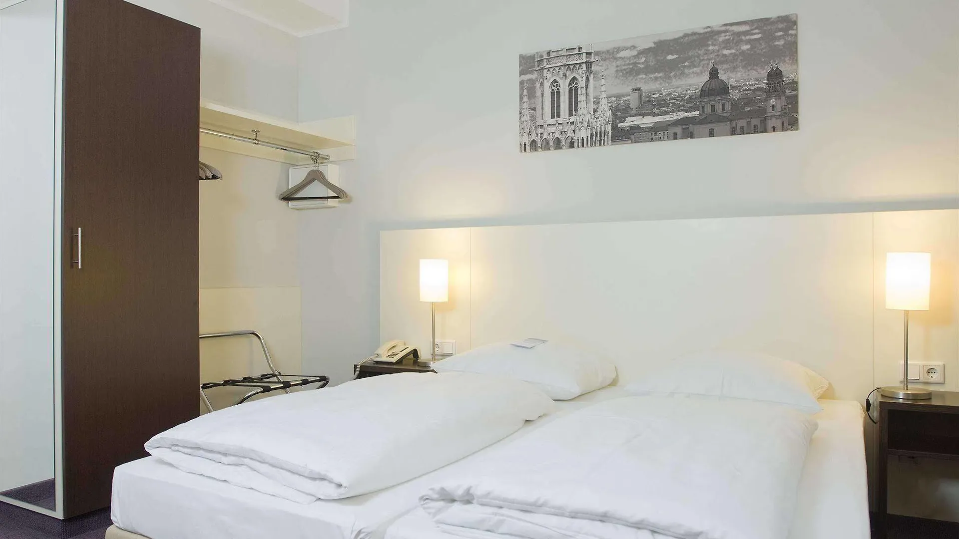 Hotel Dolomit Munich