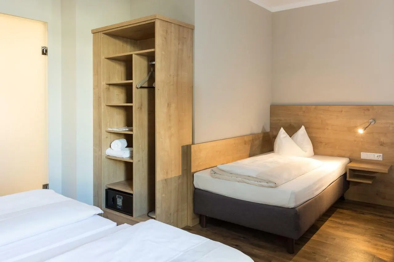 Hotel Dolomit Munich