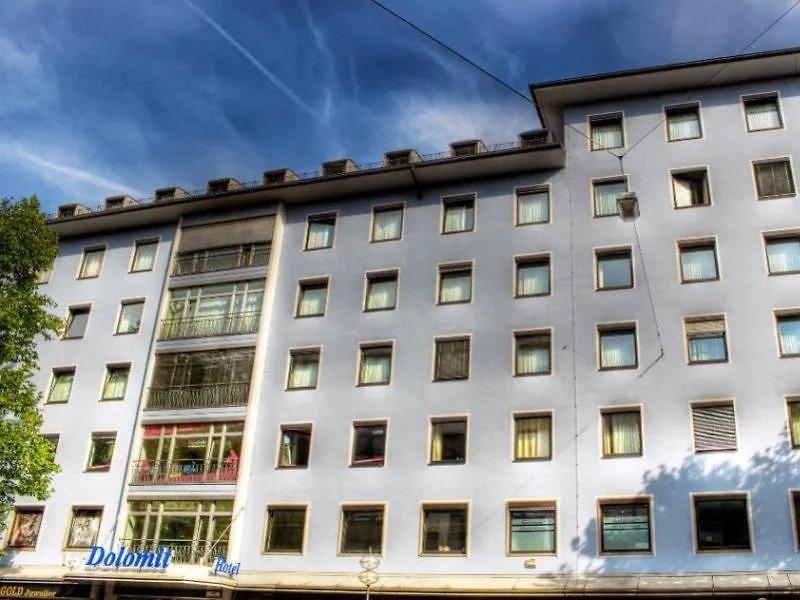 Hotel Dolomit Munique