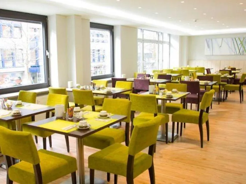 Hotel Dolomit Munique 2*,