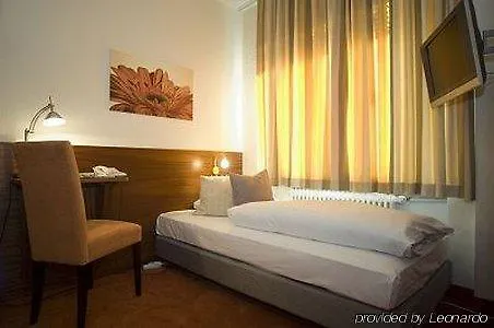 Hotel Dolomit Munique Alemanha