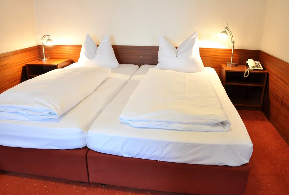 Hotel Dolomit Munique
